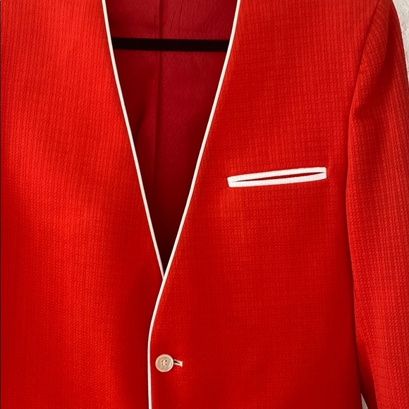 Bright red and white trim vintage blazer - Picture 2 of 4